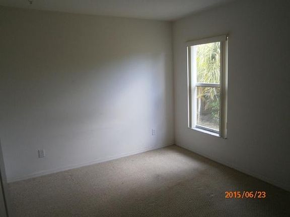 4th image of 574 NW Sagamore
