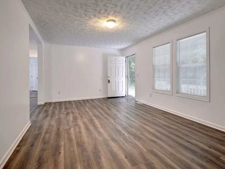 9431 Jenkins Ln — Photo 15