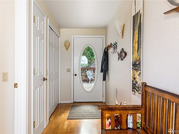 5th image of 200 Alcott Dr #1-A