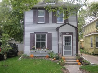 703 Chestnut St, Grand Forks, ND 58201