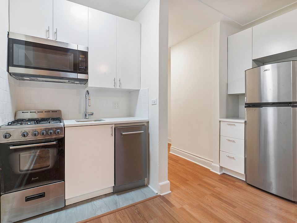 1st image of 324 E 48th St #12