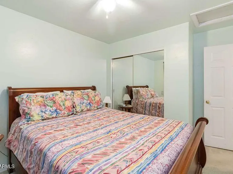 521 N Cobblestone St — Photo 17