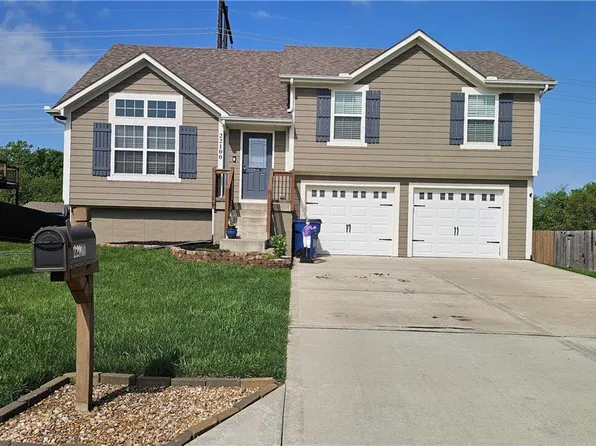 22100 Crystal Ave, Peculiar, MO 64078