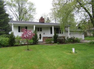 203 Kings Ln, Battle Creek, MI