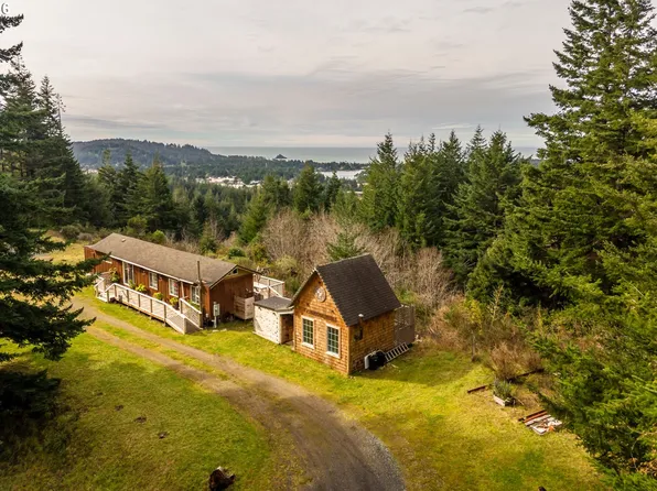 42365 Hensley Hill Rd, Port Orford, OR 97465