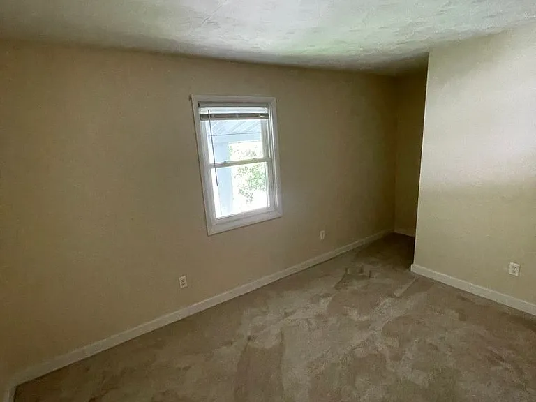 704 Torrey Ln — Photo 19