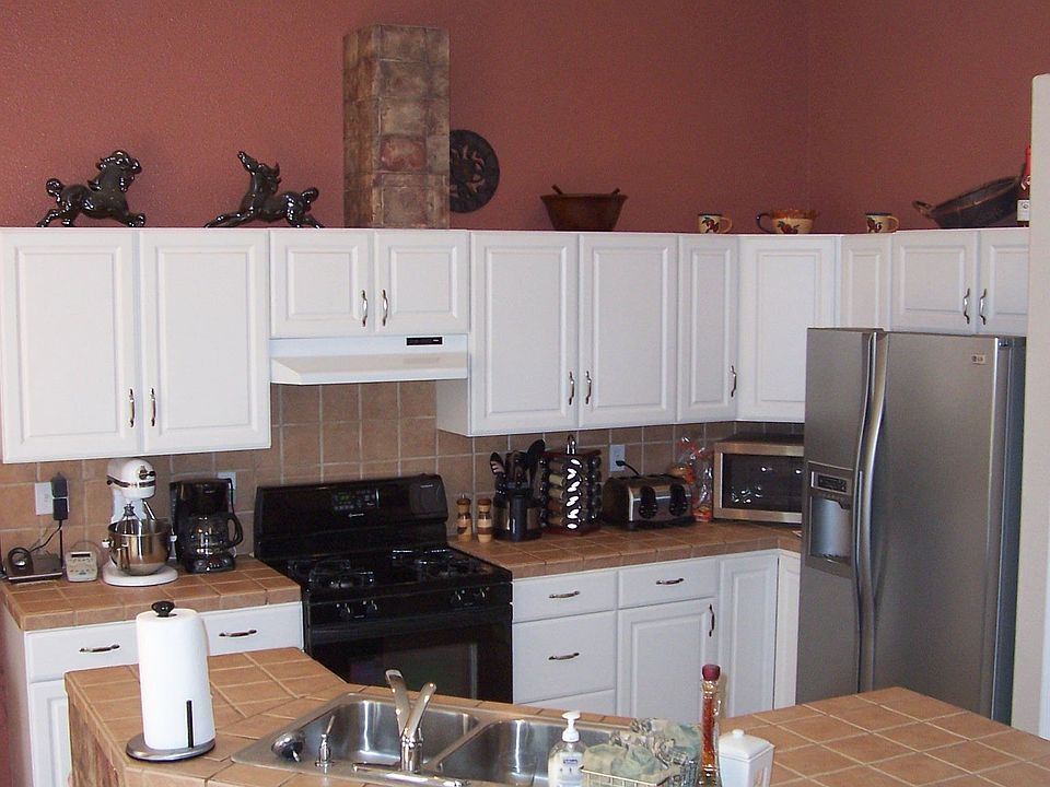2nd image of 113 E 2nd St