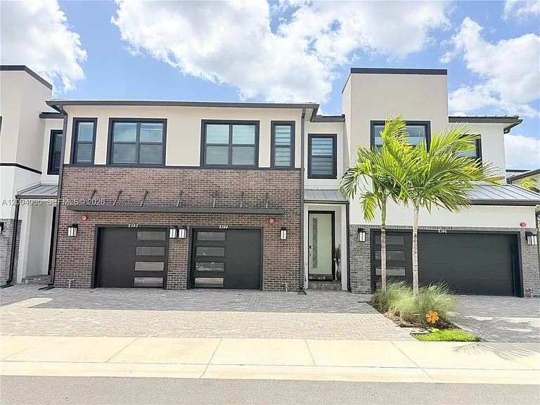 8344 NW 7th Pl #8344 — Photo 9