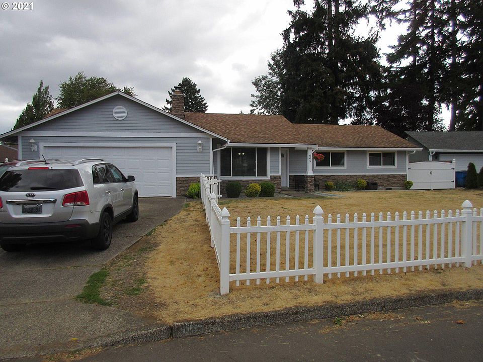 1st image of 605 NE 152nd Ave