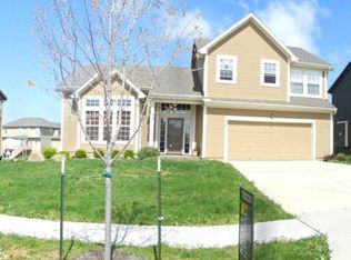 327 S Stonecrest Rd, Olathe, KS 66061