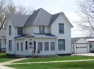 302 S 16th St, Denison, IA 51442