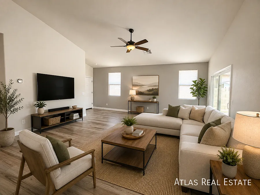 4 Bedroom Home with Private Pool in Surprise — Photo 2