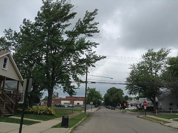 5th image of 567 Mill St