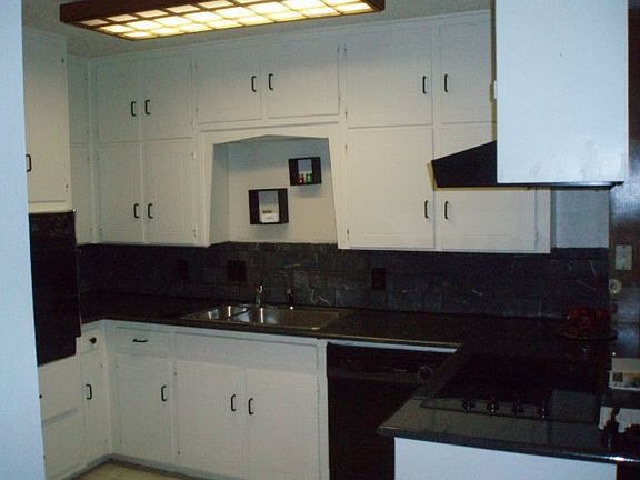 4th image of 840 Chateau Valee Cir