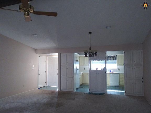 4th image of 1008 Carter Ave