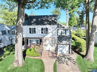 1116 Trafalgar St, Teaneck, NJ 07666
