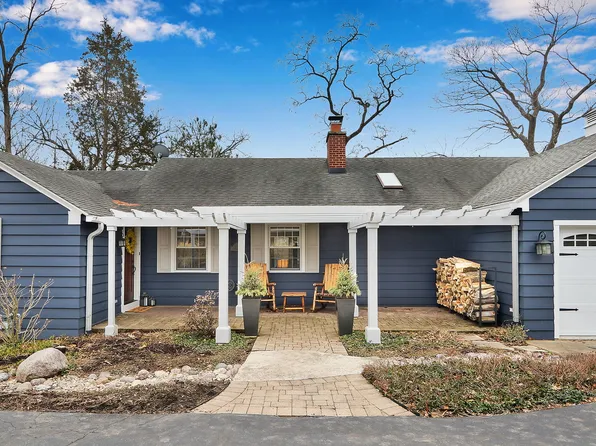 475 Brookside Rd, North Barrington, IL 60010