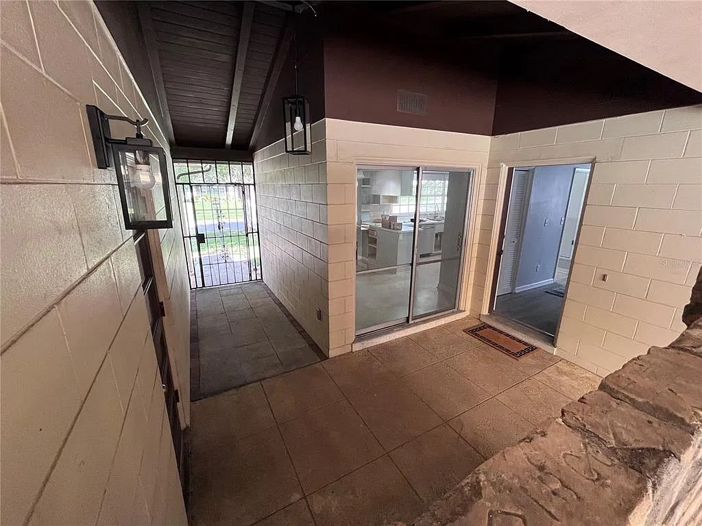 4 bed, 2.0 bath, 1908 sqft, $3,350 — Photo 3