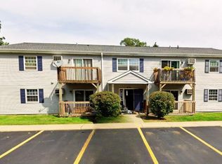 524 S Main St, Wauconda, IL 60084