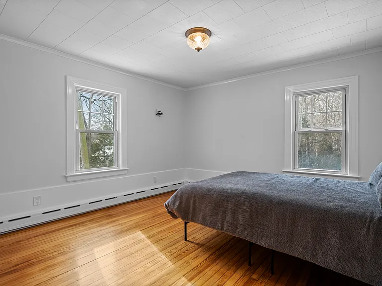 74 Montauk Hwy — Photo 12