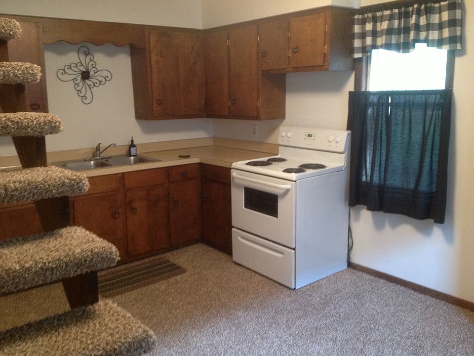 1st image of 512 E Saginaw St