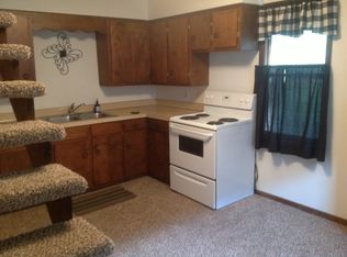 512 E Saginaw St, Breckenridge, MI 48615