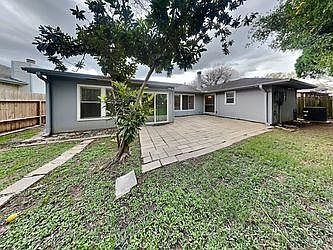 1st image of 1133 E Brompton Dr