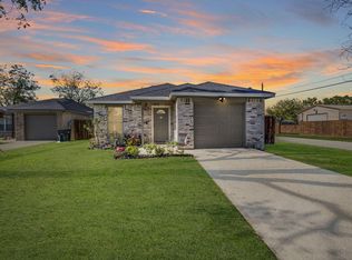 217 Tremont St, Cleburne, TX 76033