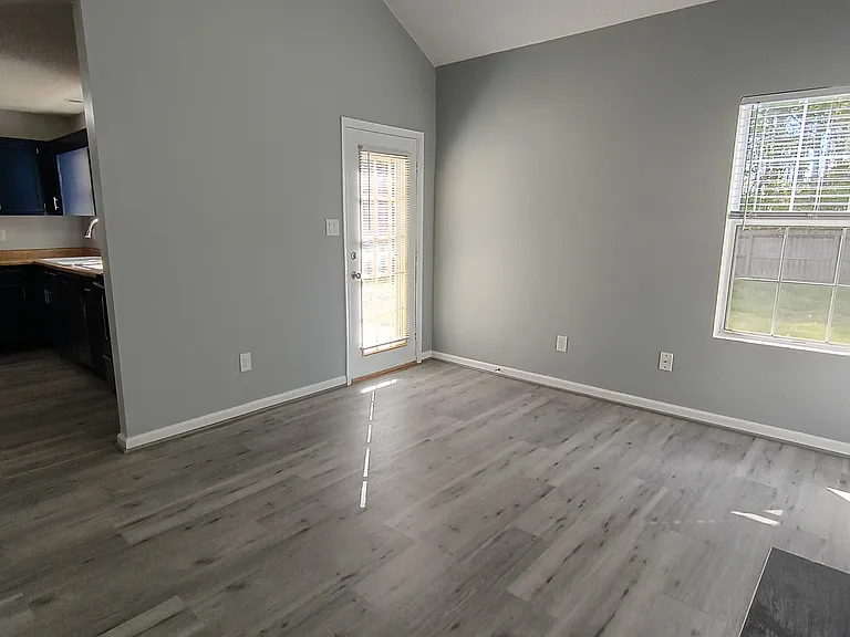 914 Sir Lionel Ct — Photo 12