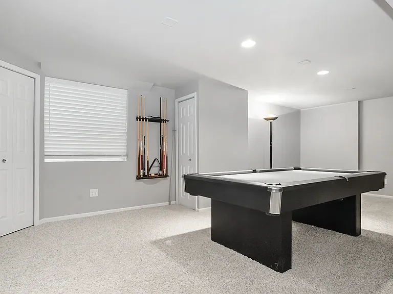 423 Vaughn Cir — Photo 19