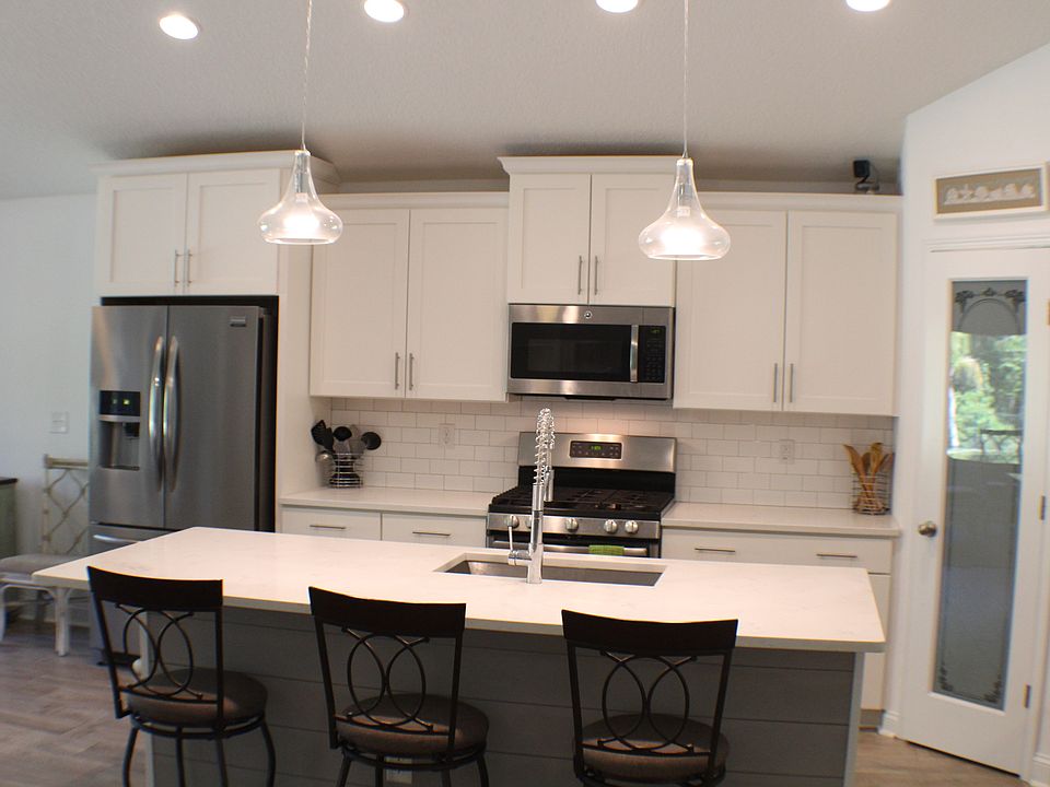 1st image of 206 Timberwood Dr