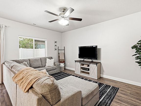 5th image of 3062 W Hemlock Ln #11
