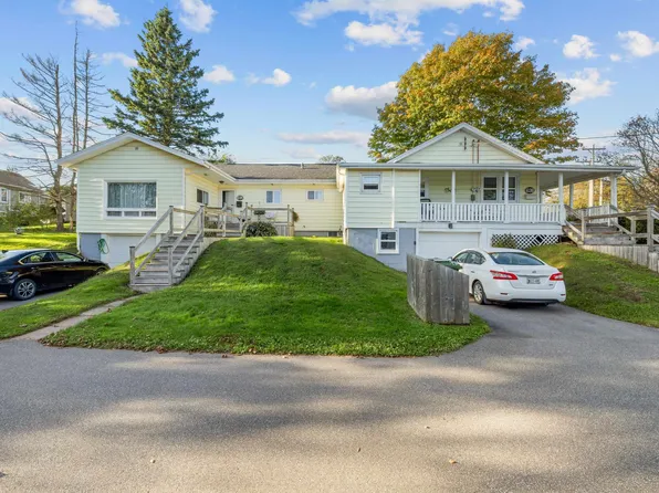 63A&B Brackley Point Rd, Charlottetown, PE C1A 6Y3