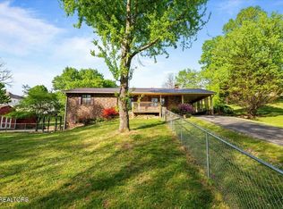176 Michael Ln, Jacksboro, TN 37757