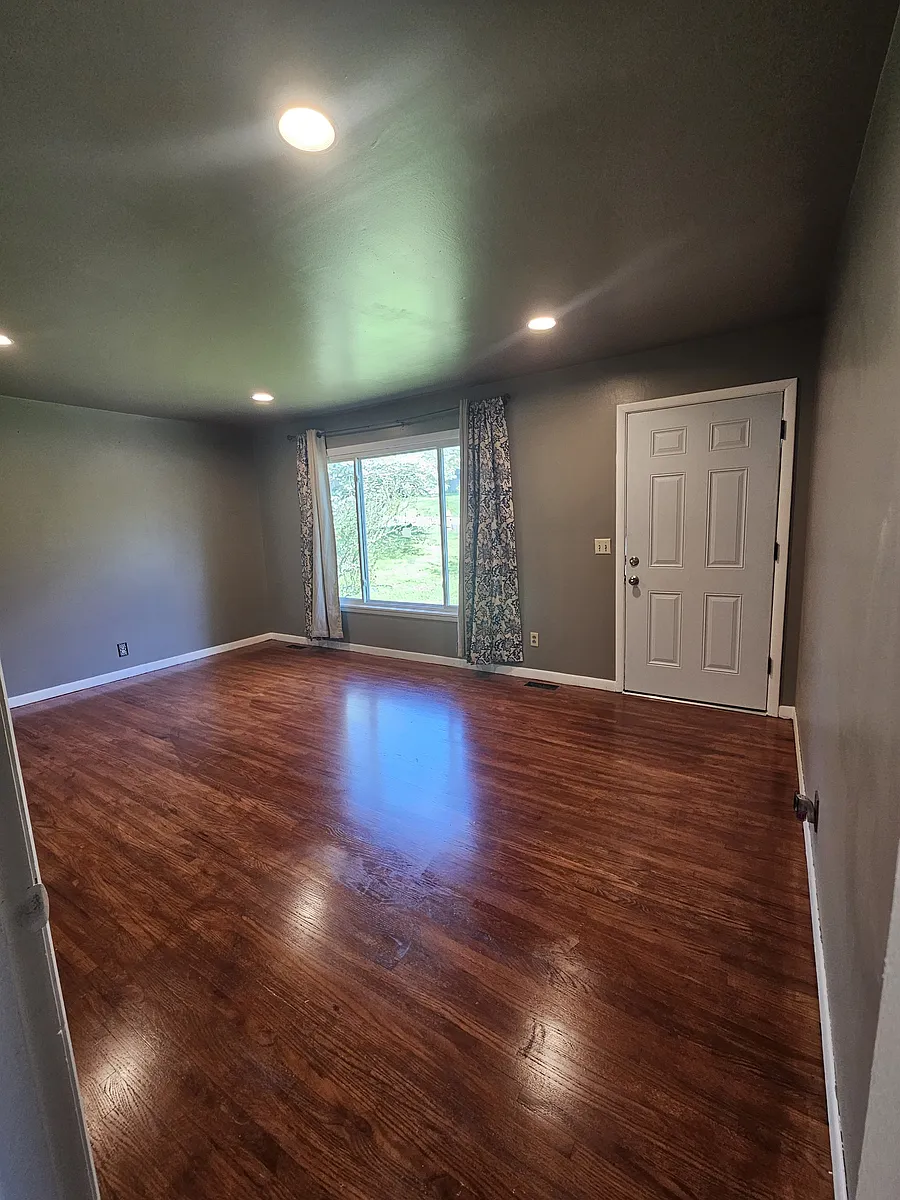 Building Photo - 311 Roberta Dr