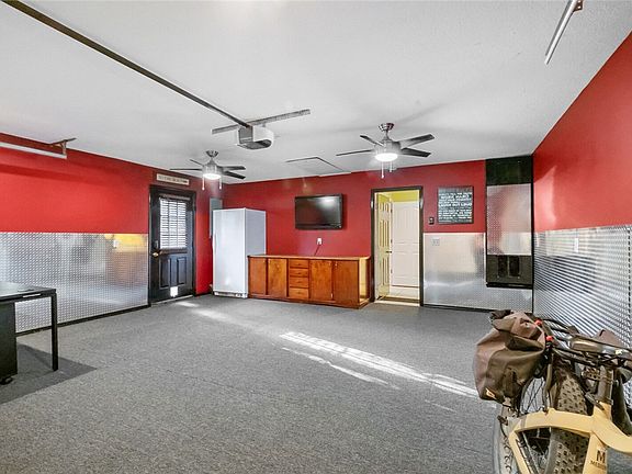 5th image of 2256 Cottonwood Ave