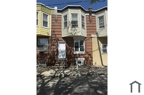 2301 Yelland St Photo 1