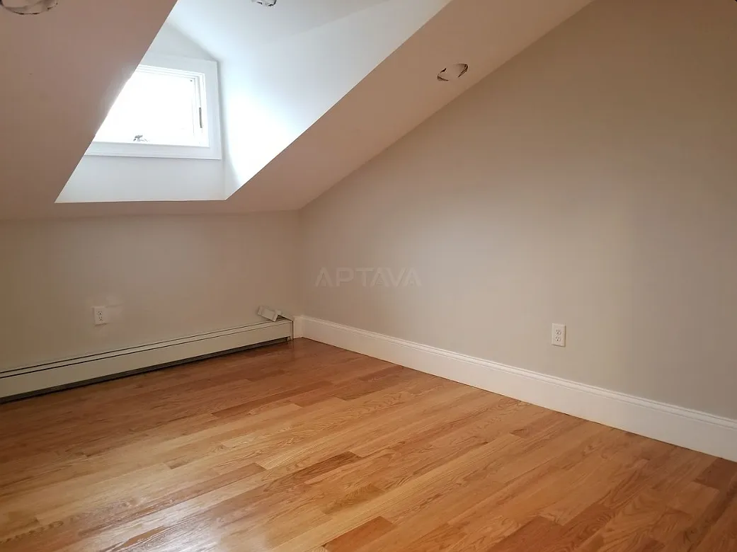 2 bed, $3,600 — Photo 4