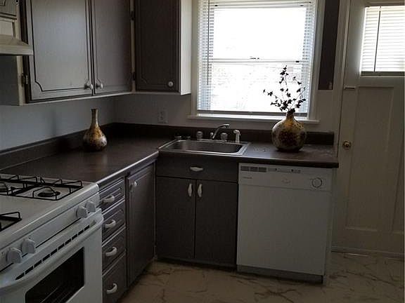 4th image of 2709 Normandy St