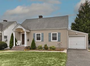 154 Sadler Rd, Bloomfield, NJ 07003