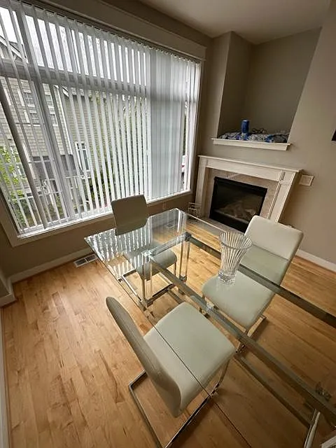 2 bed, 2.5 bath, 1300 sqft, $3,195 — Photo 3