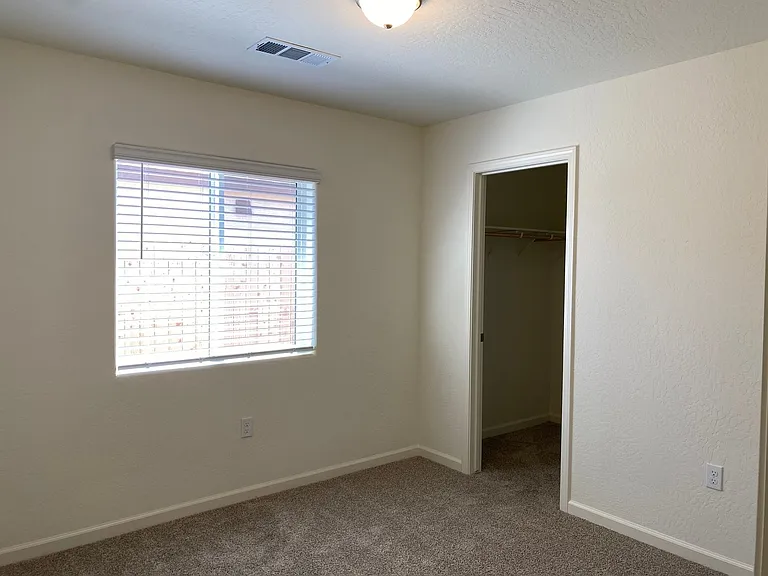 1975 W Escher Dr — Photo 11
