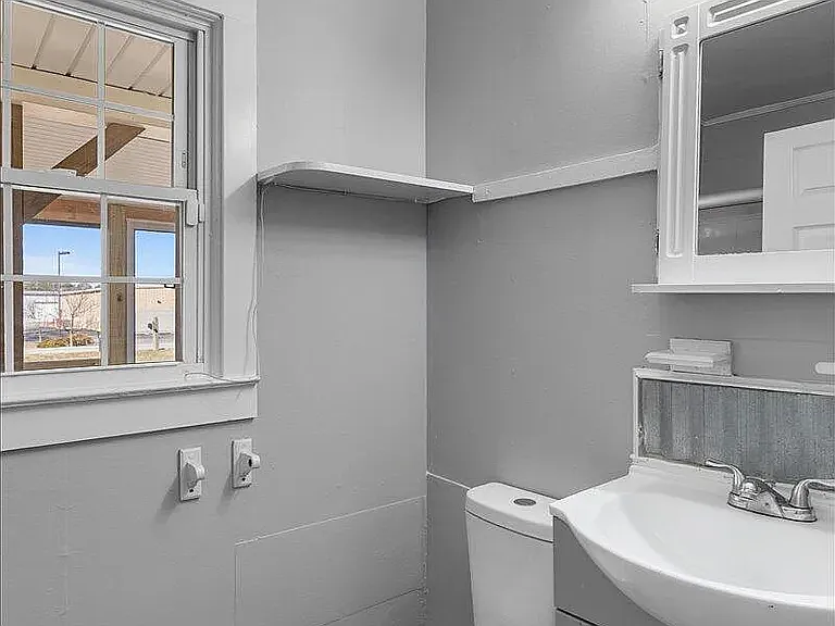 248 Orville St — Photo 20