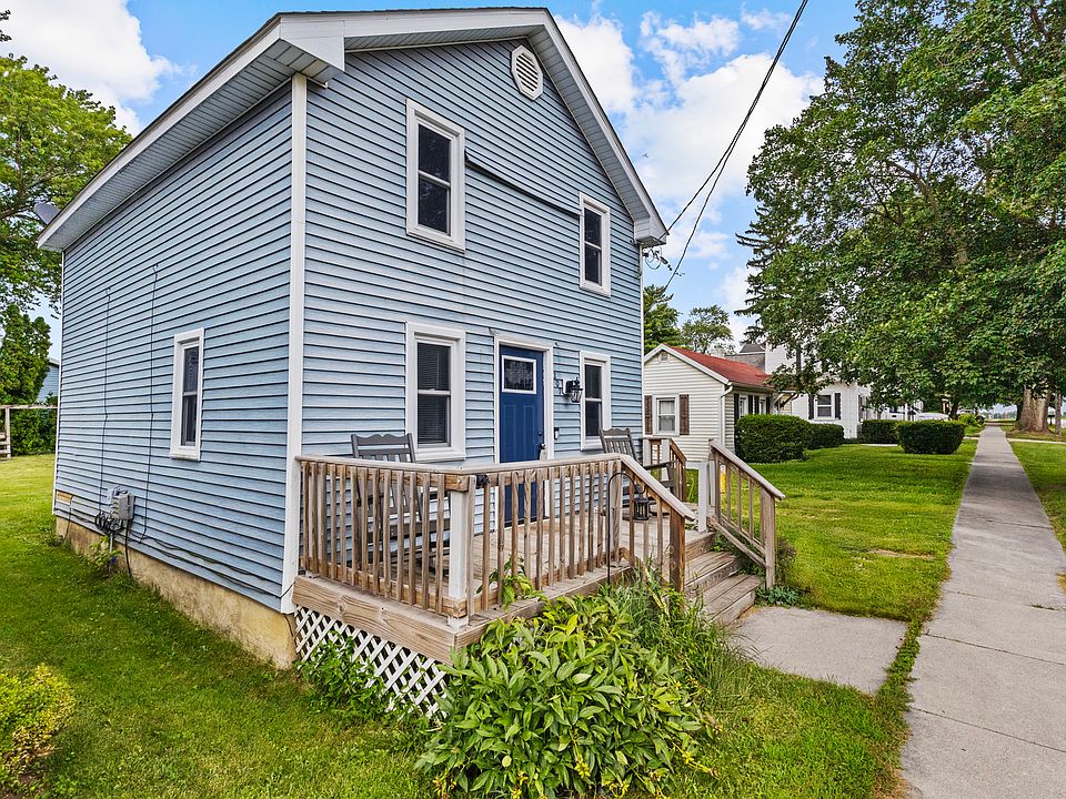 1st image of 207 E Taylor St