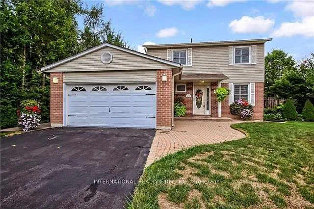 4 bed, $3,200 — Photo 1