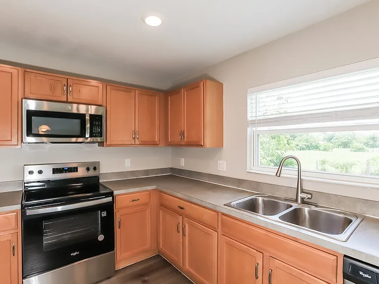 10716 Southern Forest Dr — Photo 8