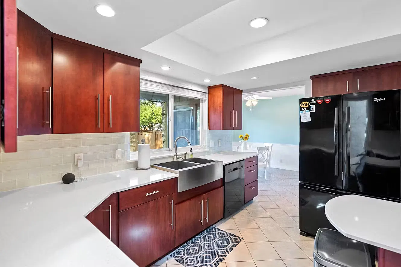 3 bed, 2092 sqft, $4,000 — Photo 4