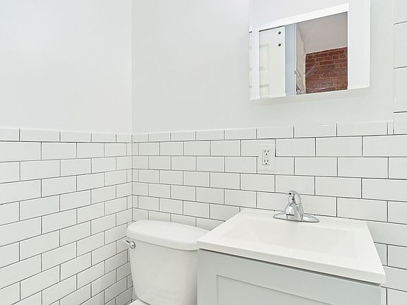5th image of 319 E 83rd St APT 4C