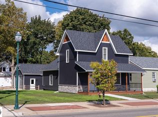 216 W 5th St, Clare, MI 48617