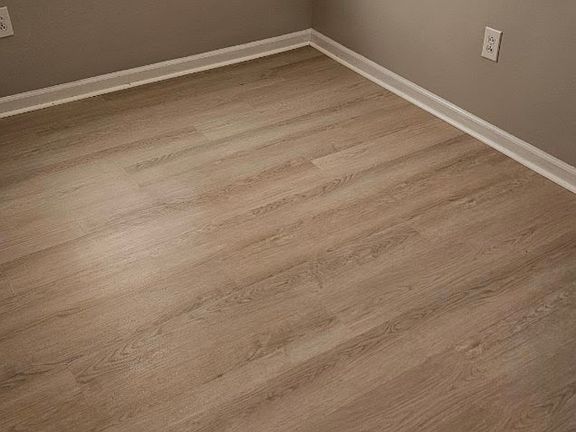 2nd image of 4488 Jenwood St